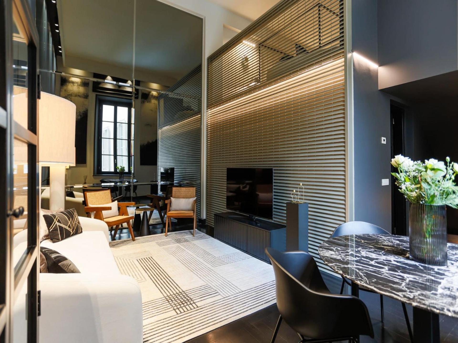 The Rent - Refined Loft In Downtown Apartment *